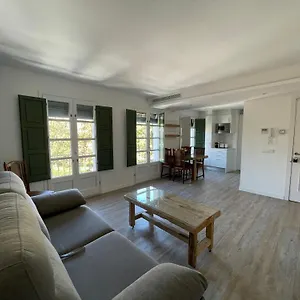 https://modern-apartment-in-the-heart-of-old-town-girona.topcostabravahotels.com